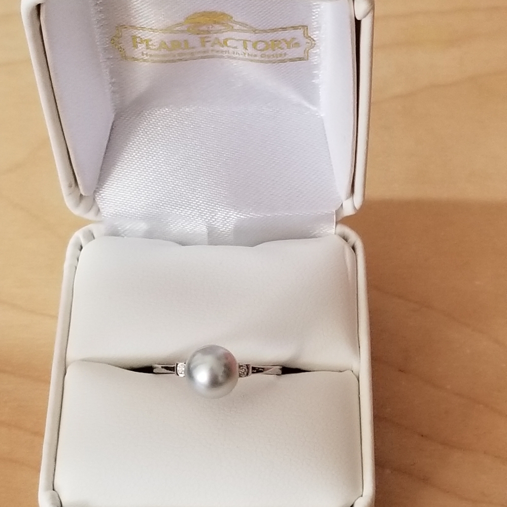 White Gold Rare Pearl Ring